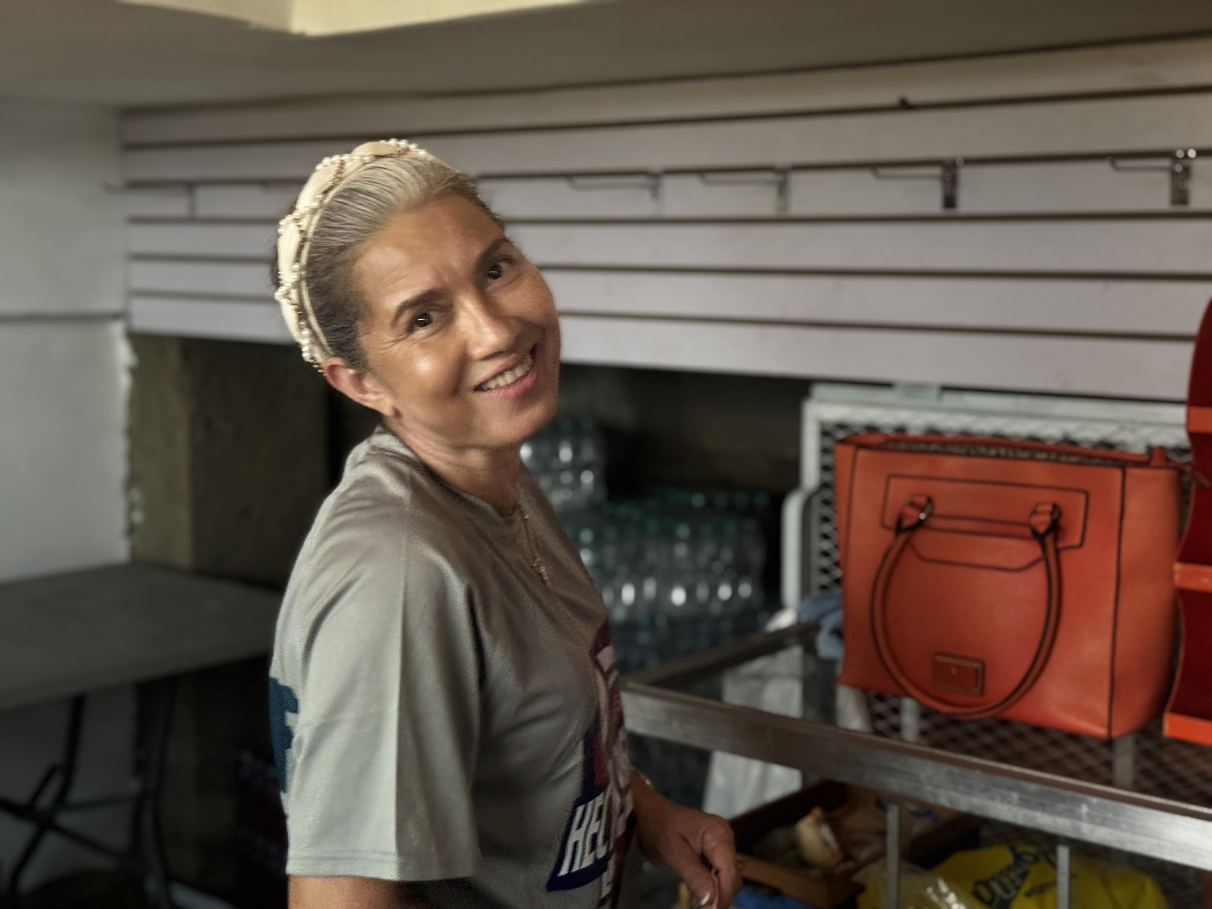 Rosa en la cafeteria